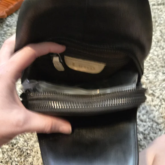 XYD Black Leather Shoulder Bag - Picture 6 of 7